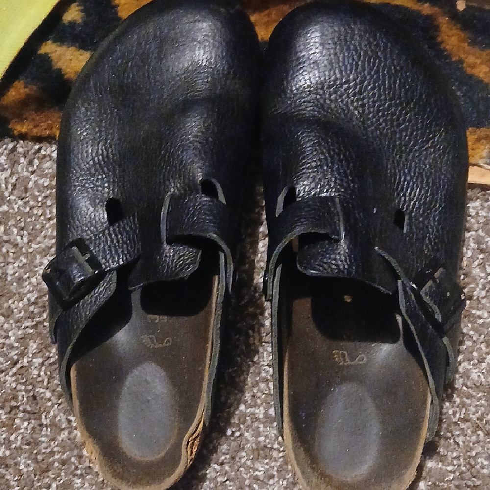 Womens Black Leather Clogs